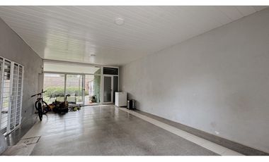VENTA HERMOSA CASA 4 DORMITORIOS APTA CRÉDITO HIPOTECARIO