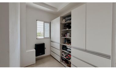 VENTA HERMOSA CASA 4 DORMITORIOS APTA CRÉDITO HIPOTECARIO