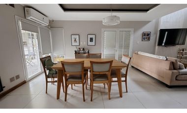 VENTA HERMOSA CASA 4 DORMITORIOS APTA CRÉDITO HIPOTECARIO