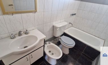 Departamento en alquiler c/ cochera en Luzuriaga