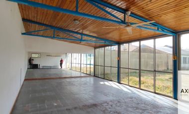 Complejo en Villa Elisa formado por casa, dos S.U.M, pileta climatizada, taller