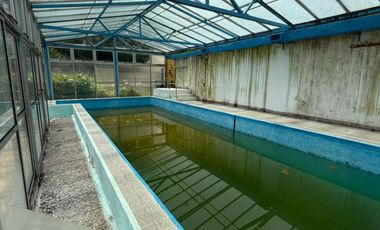 Complejo en Villa Elisa formado por casa, dos S.U.M, pileta climatizada, taller