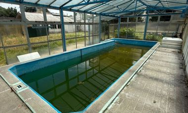 Complejo en Villa Elisa formado por casa, dos S.U.M, pileta climatizada, taller