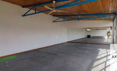 Complejo en Villa Elisa formado por casa, dos S.U.M, pileta climatizada, taller