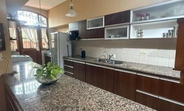 Chalet en venta en Bernal Centro