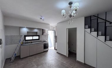 Casa PH en alquiler en Lanus Oeste