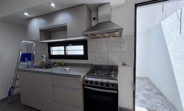 Casa PH en alquiler en Lanus Oeste