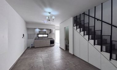 Casa PH en alquiler en Lanus Oeste