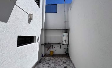 Casa PH en alquiler en Lanus Oeste