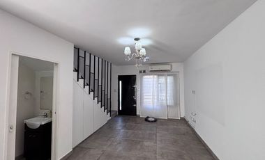 Casa PH en alquiler en Lanus Oeste