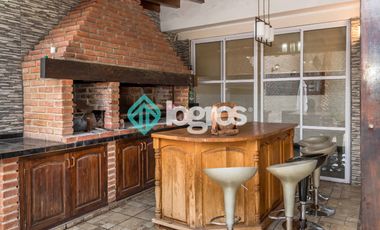 CASA EN ALQUILER CON COCHERA - TRES CERRITOS