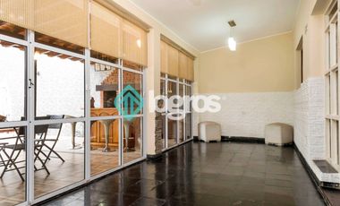 CASA EN ALQUILER CON COCHERA - TRES CERRITOS