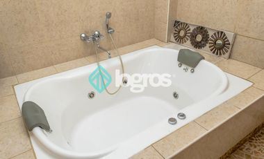 CASA EN ALQUILER CON COCHERA - TRES CERRITOS