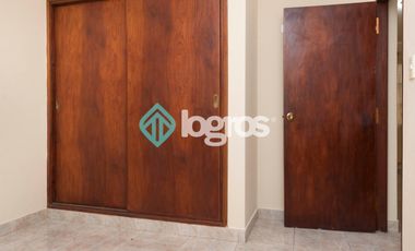 CASA EN ALQUILER CON COCHERA - TRES CERRITOS