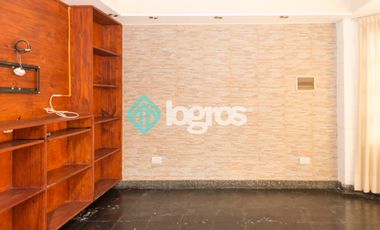 CASA EN ALQUILER CON COCHERA - TRES CERRITOS