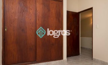 CASA EN ALQUILER CON COCHERA - TRES CERRITOS