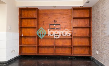 CASA EN ALQUILER CON COCHERA - TRES CERRITOS