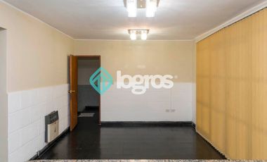 CASA EN ALQUILER CON COCHERA - TRES CERRITOS