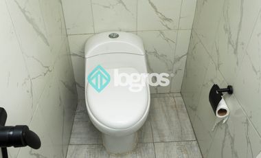 CASA EN ALQUILER CON COCHERA - TRES CERRITOS