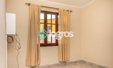 CASA EN ALQUILER CON COCHERA - TRES CERRITOS