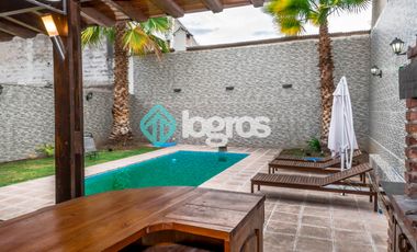 CASA EN ALQUILER CON COCHERA - TRES CERRITOS