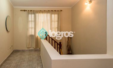 CASA EN ALQUILER CON COCHERA - TRES CERRITOS