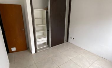 Departamento en alquiler en Bernal Centro