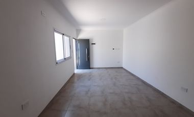 Departamento Tipo Casa en alquiler en Avellaneda Este