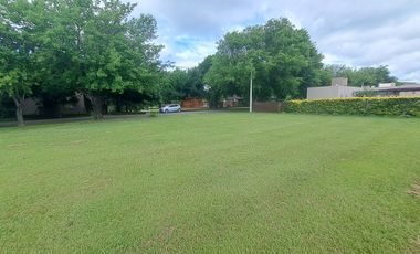 VENTA TERRENO BARRIO LAS CASUARINAS IBARLUCEA 1033,6 M2