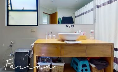 Casa en Arriendo en Las Hualtatas justo en la esquina con Pedro Lira Urquieta