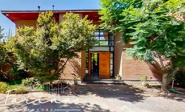 Casa en Arriendo en Las Hualtatas justo en la esquina con Pedro Lira Urquieta