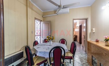 Casa con Jardin y cochera en Villa Lugano