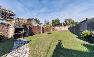 Casa con Jardin y cochera en Villa Lugano