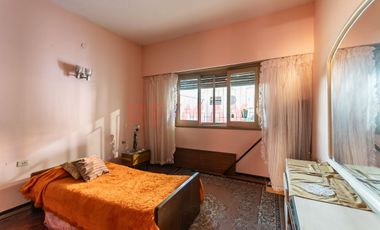 Casa con Jardin y cochera en Villa Lugano