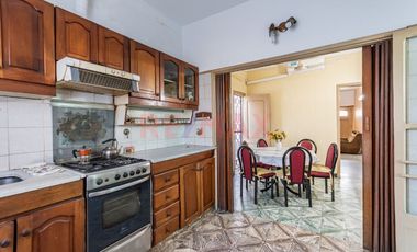 Casa con Jardin y cochera en Villa Lugano