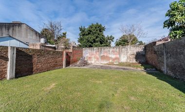 Casa con Jardin y cochera en Villa Lugano