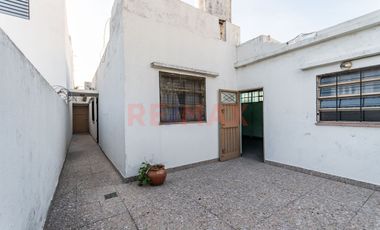 Casa con Jardin y cochera en Villa Lugano