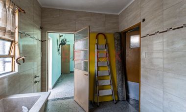 Casa con Jardin y cochera en Villa Lugano