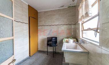 Casa con Jardin y cochera en Villa Lugano