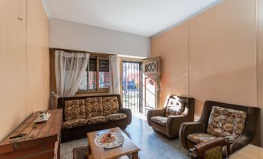 Casa con Jardin y cochera en Villa Lugano