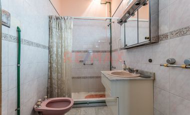 Casa con Jardin y cochera en Villa Lugano