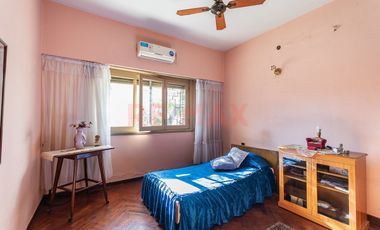 Casa con Jardin y cochera en Villa Lugano