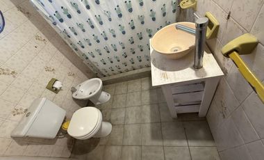 VENTA CASA MULTIFAMILIAR TALAR PILETA QUINCHO