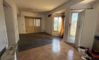 VENTA CASA MULTIFAMILIAR TALAR PILETA QUINCHO