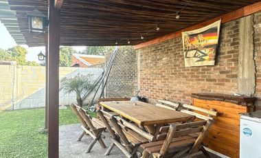 VENTA CASA MULTIFAMILIAR TALAR PILETA QUINCHO