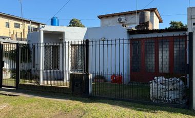 VENTA CASA MULTIFAMILIAR TALAR PILETA QUINCHO