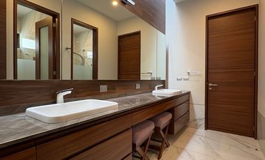 Casa de Lujo en Renta en Alcazar Poniente, Vallarta Universidad, Zapopan