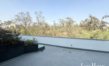 Magnífica Casa en Lomas Altas (VP)