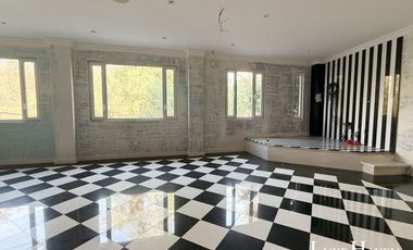 Magnífica Casa en Lomas Altas (VP)