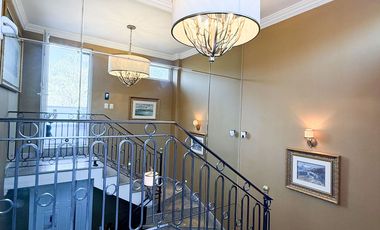 Magnífica Casa en Lomas Altas (VP)